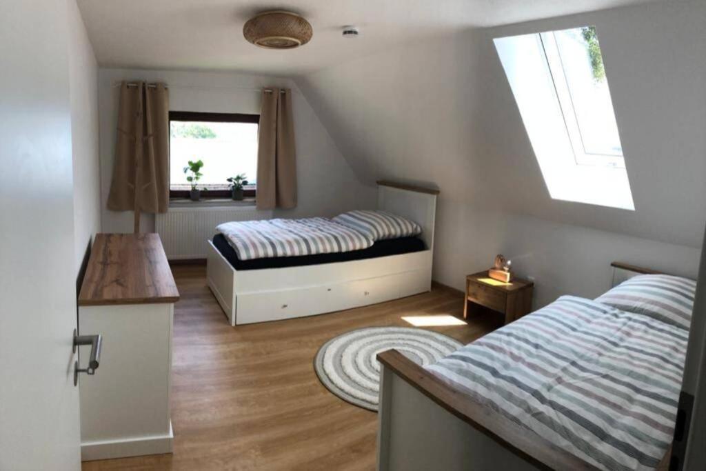 Ruhig Gelegene, Top Moderne Ferienwohnung - Hot Tub Und Sauna Gegen Aufpreis Neuhaus an Der Eger Eksteriør bilde