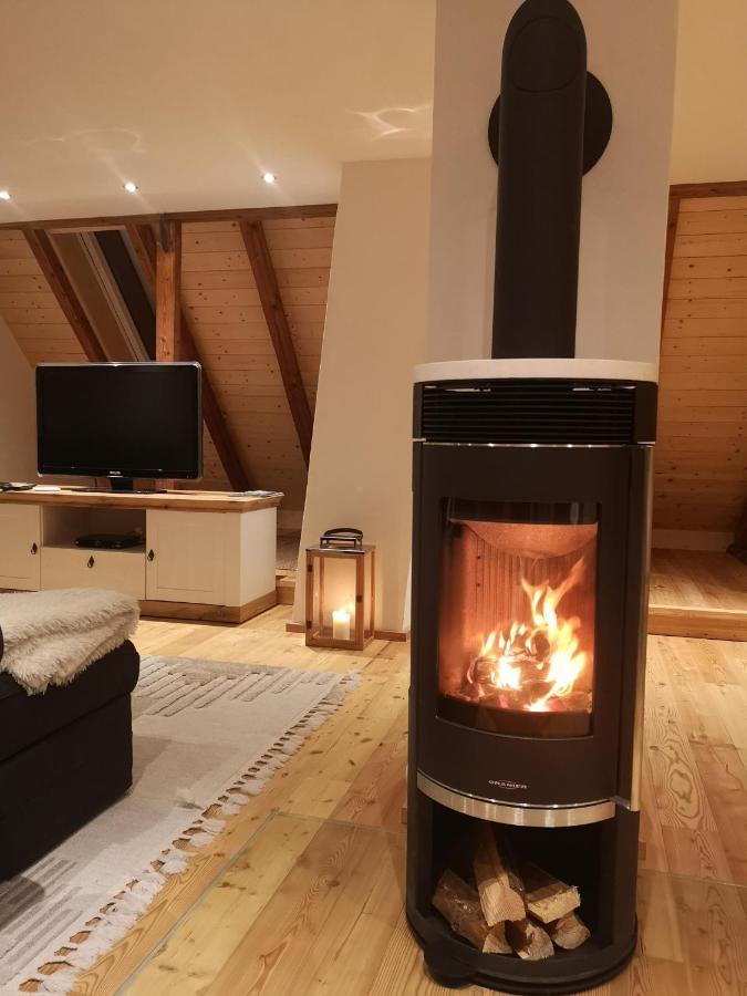 Ruhig Gelegene, Top Moderne Ferienwohnung - Hot Tub Und Sauna Gegen Aufpreis Neuhaus an Der Eger Eksteriør bilde